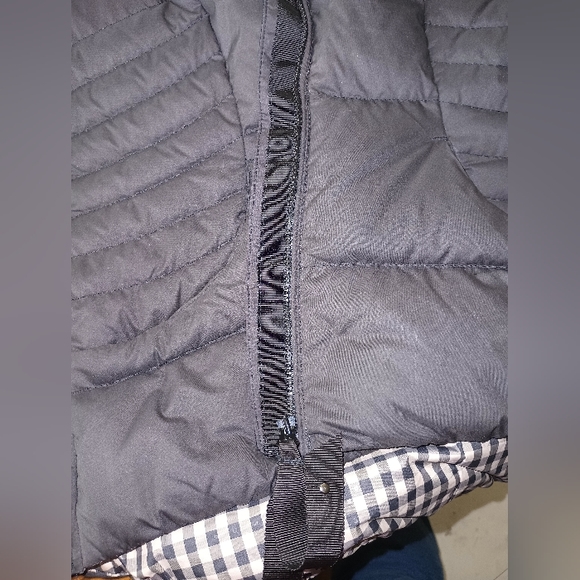 Lululemon puffer vest goose down checked inside size 4 - Picture 9 of 11